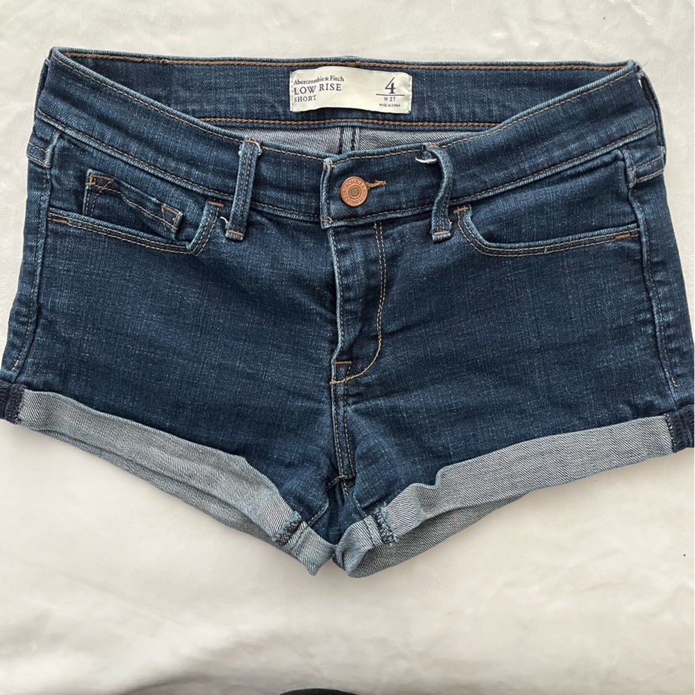 Abercrombie & Fitch low rise denim shorts size 4